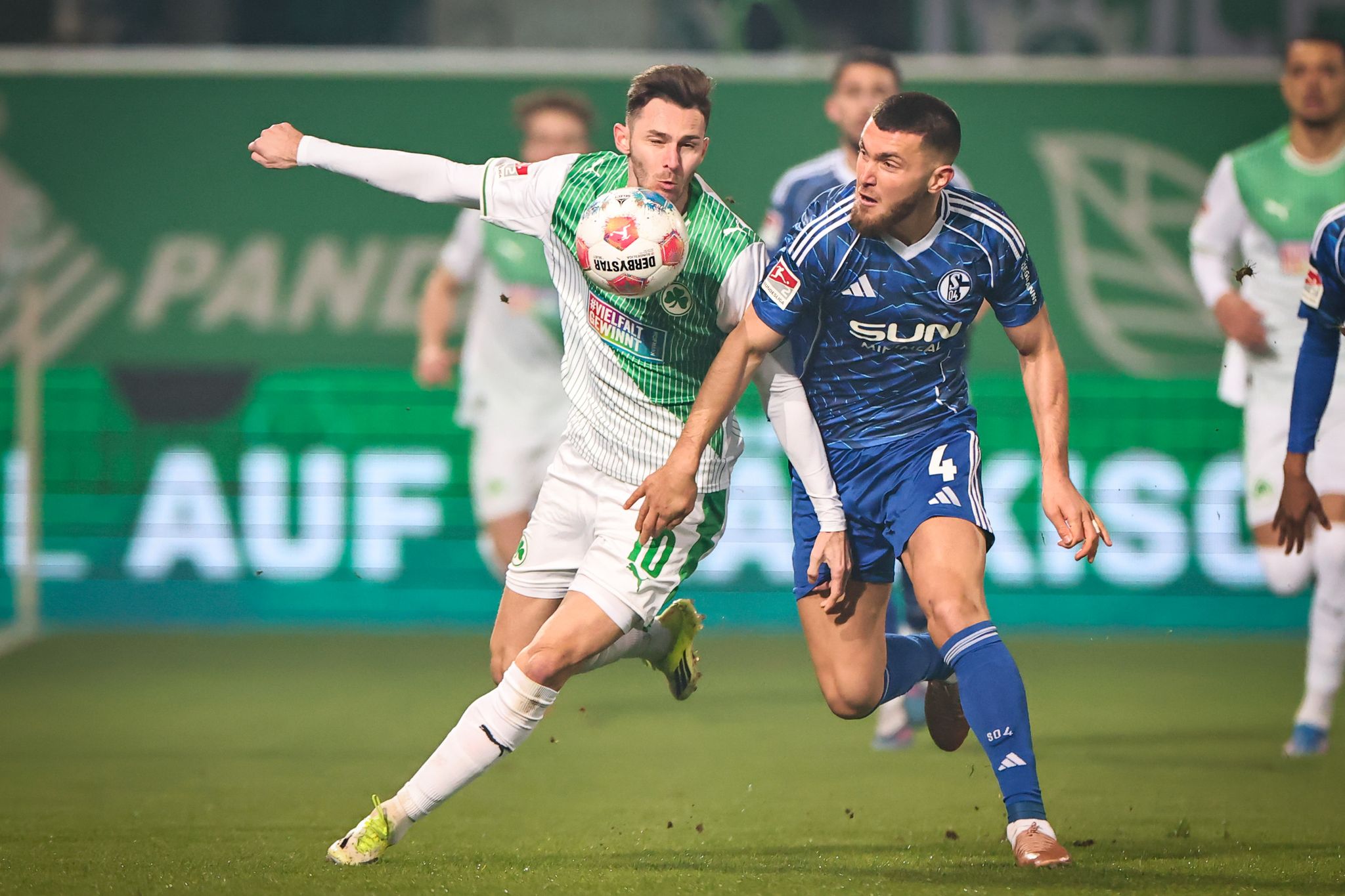 Thriller um die Bundesliga: Schneckenrennen eines Quintetts