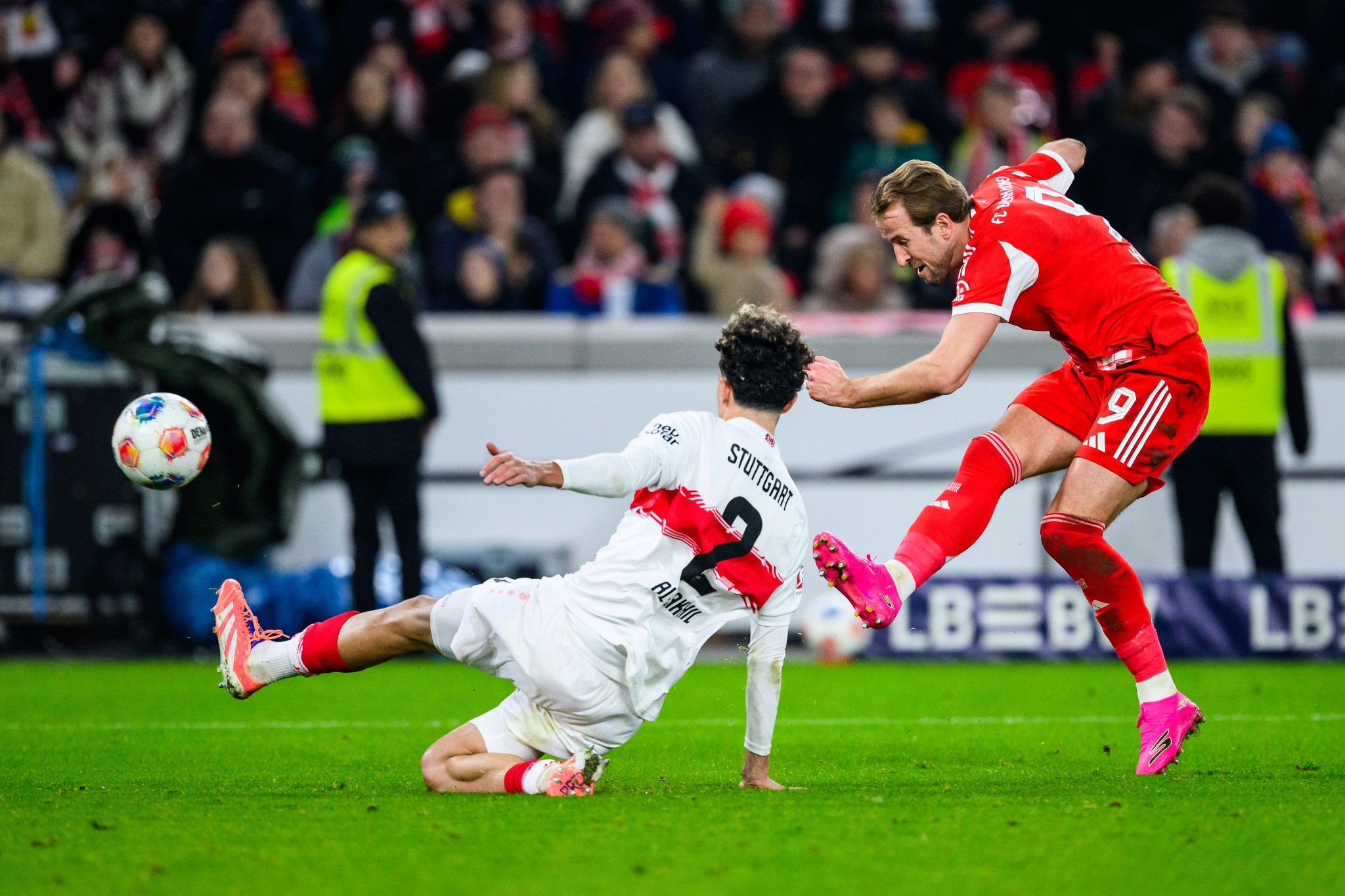 Bayern gegen VfB an einem Sonntagabend