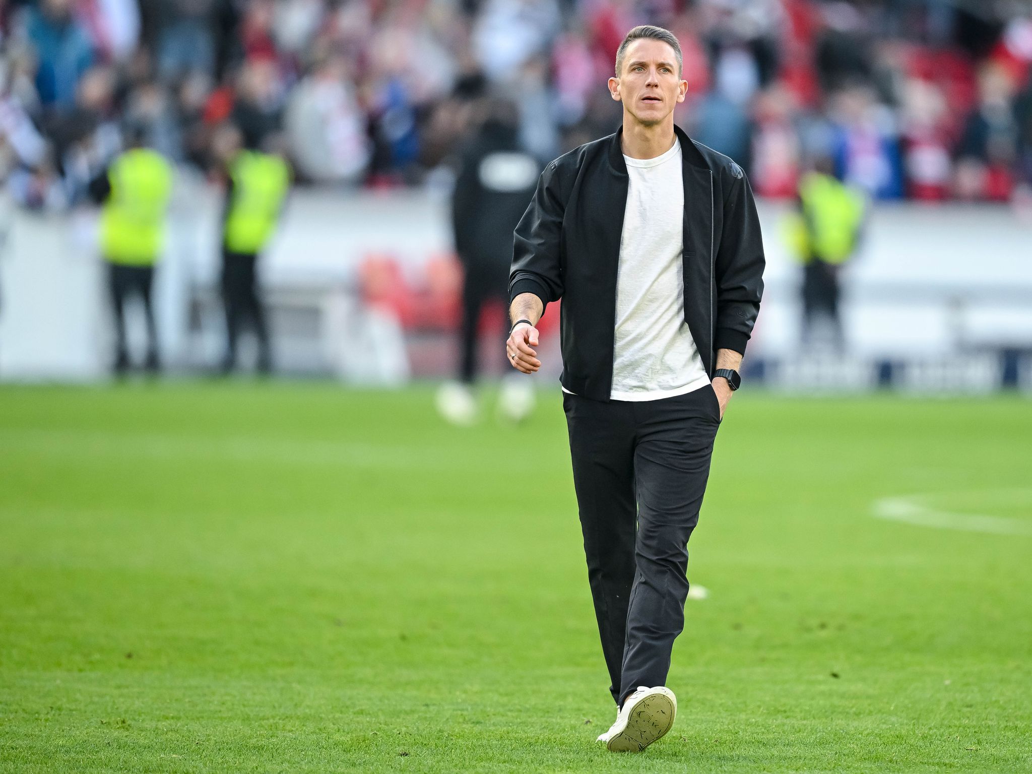 VfL Wolfsburg bestätigt: Bauer bleibt vorerst Trainer