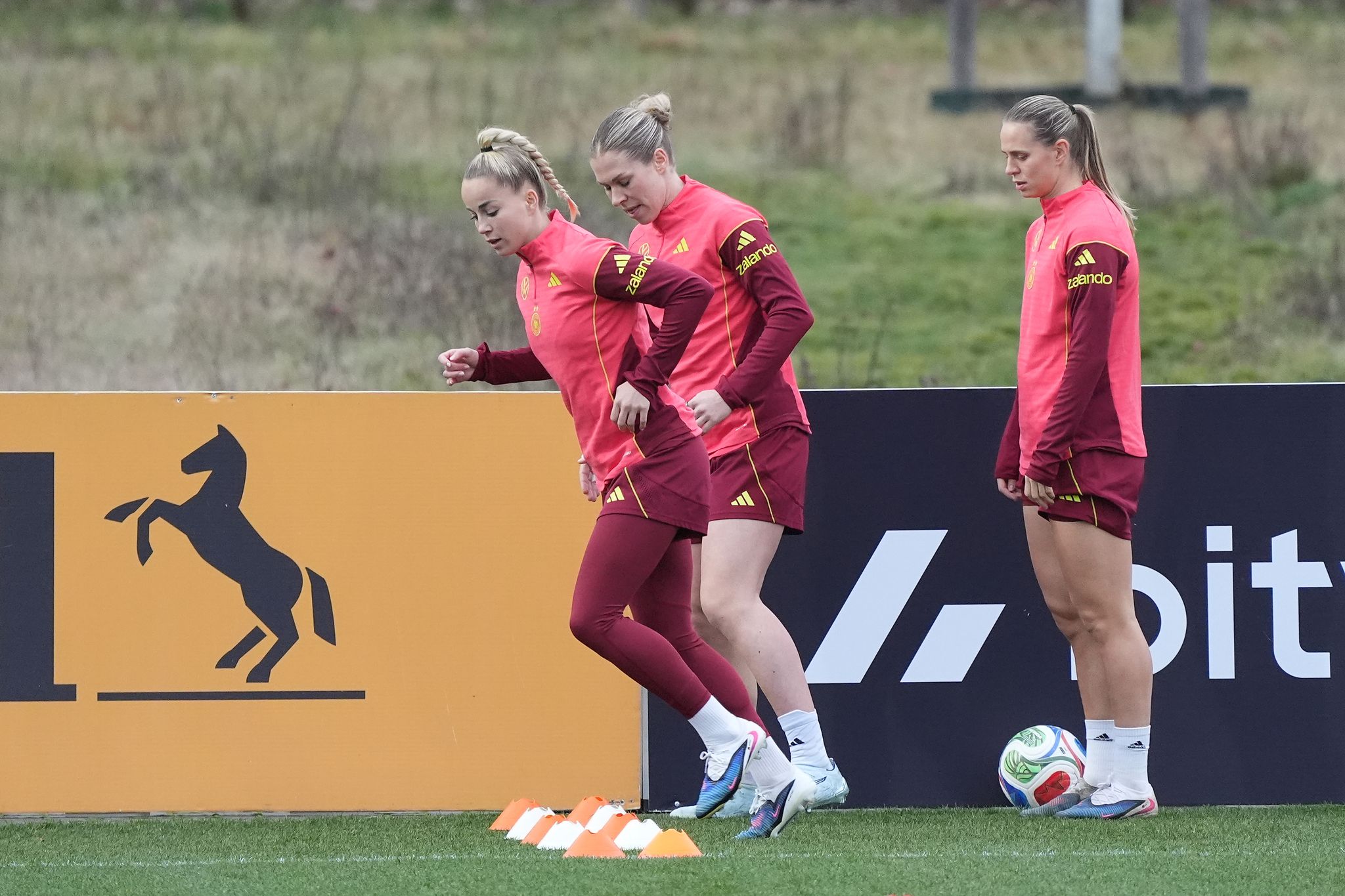 «Pure Freude» bei DFB-Frauen: WM lockt