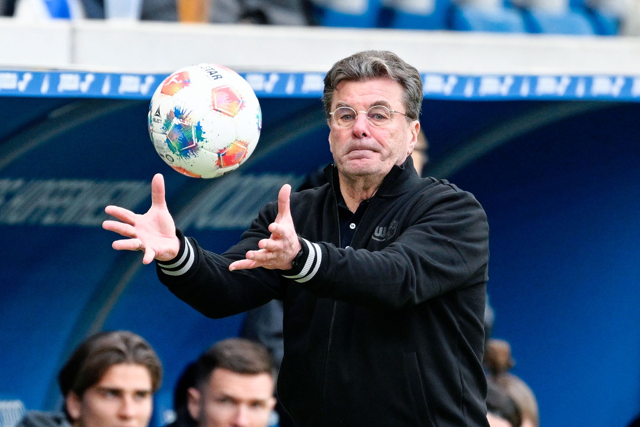 Ruhe und ein Punkt dank Hecking – doch die Fans sind bockig