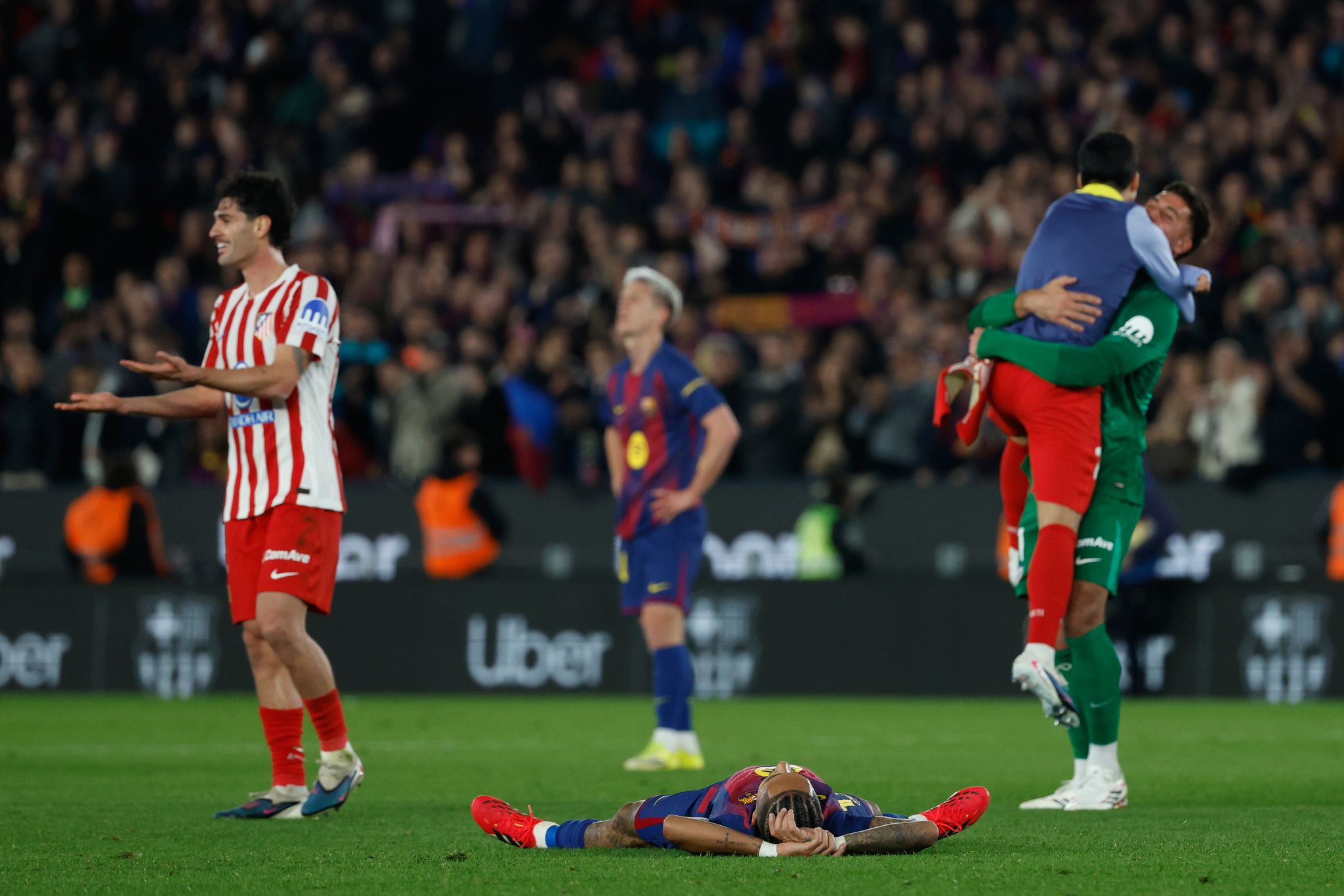 Flick nach knappem Pokal-Aus mit Barça enttäuscht und stolz