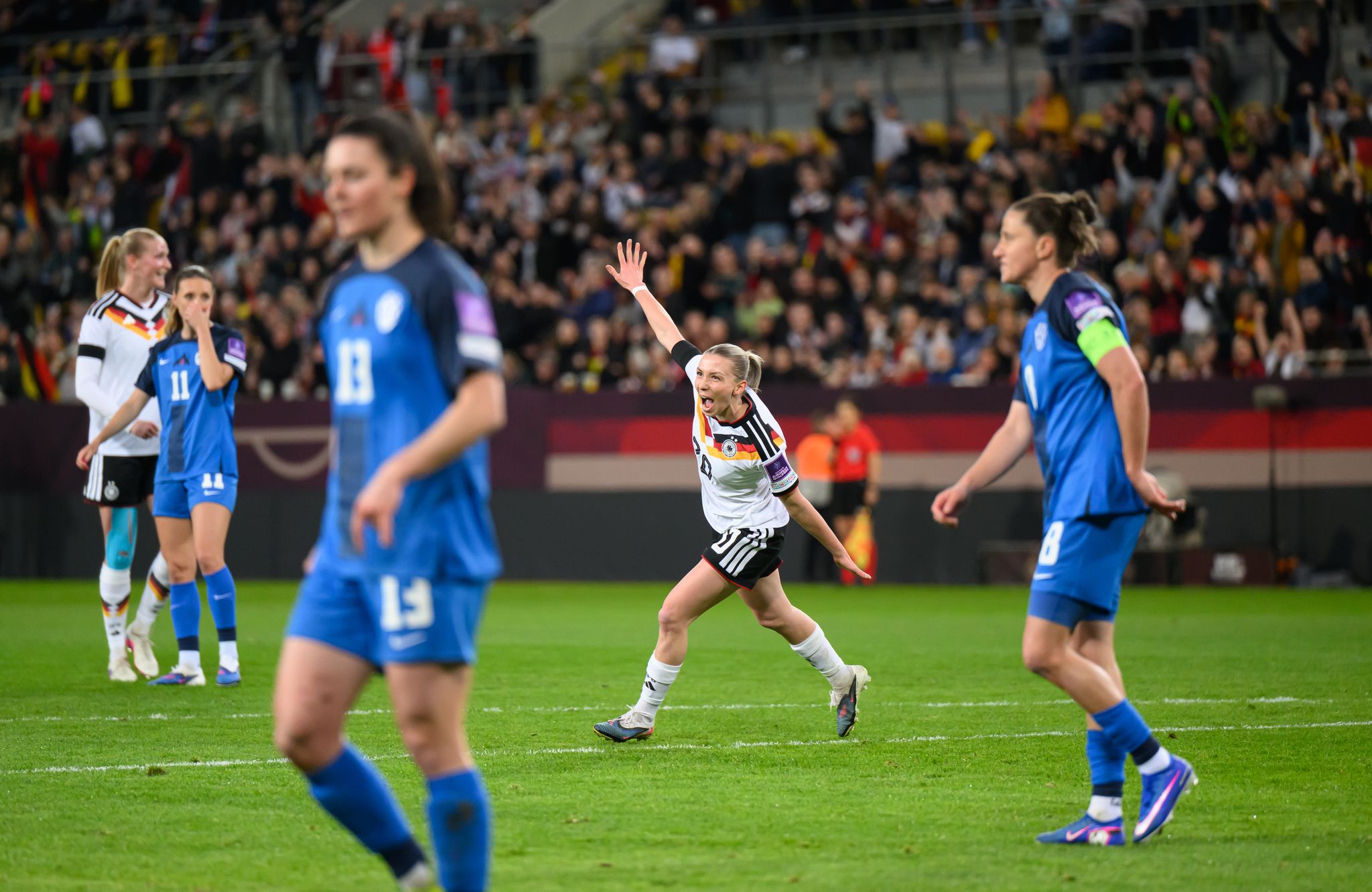 Start in WM-Quali: DFB-Frauen wirbeln gegen Slowenien