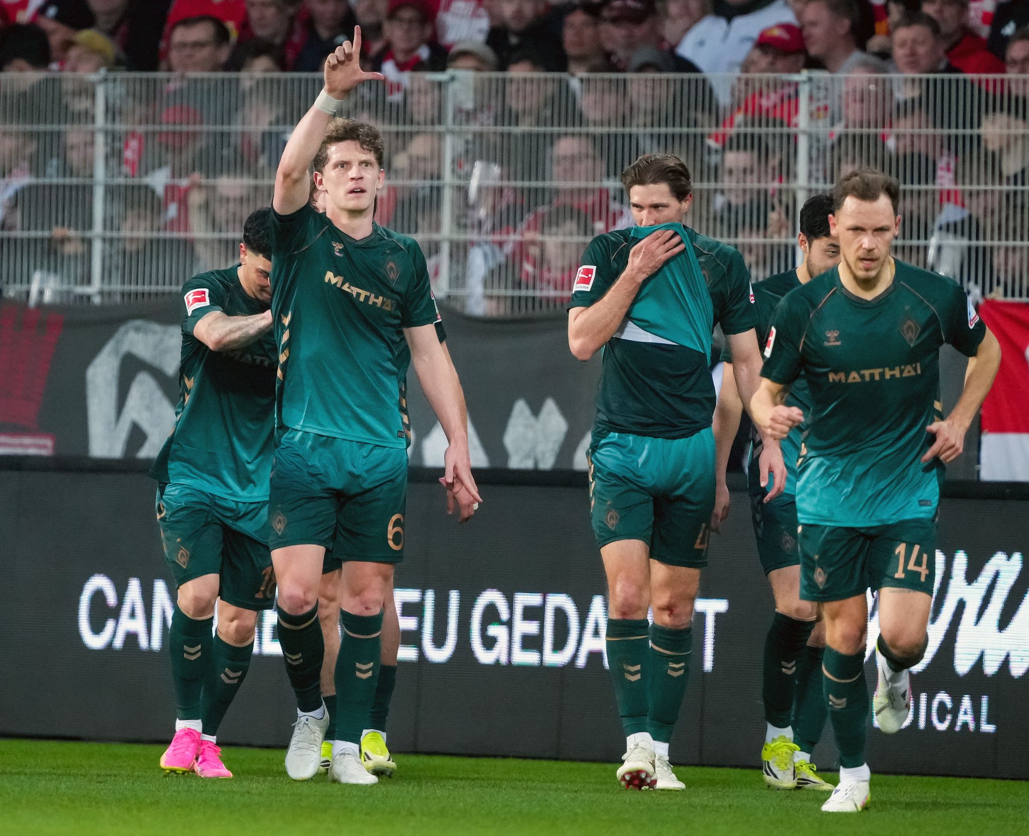 Werder siegt in Berlin und verlässt die Abstiegsplätze