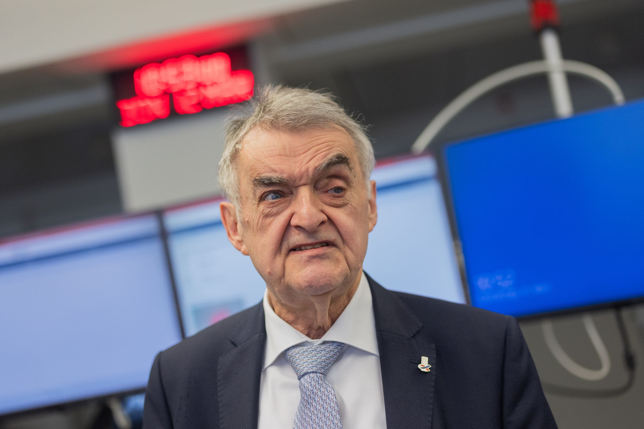 Innenminister drohen DFB und DFL mit Polizeikosten