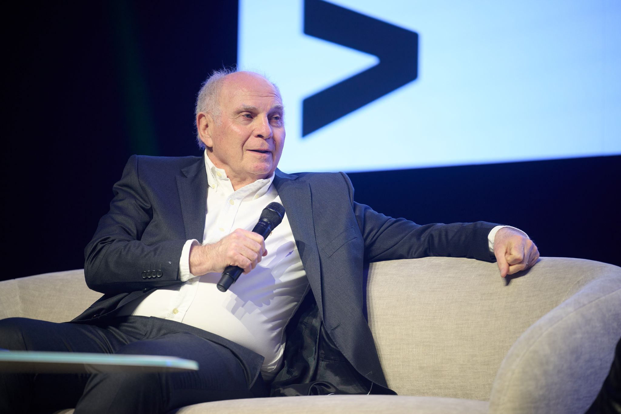 Hoeneß über Schiedsrichter: Technik erschwert die Arbeit
