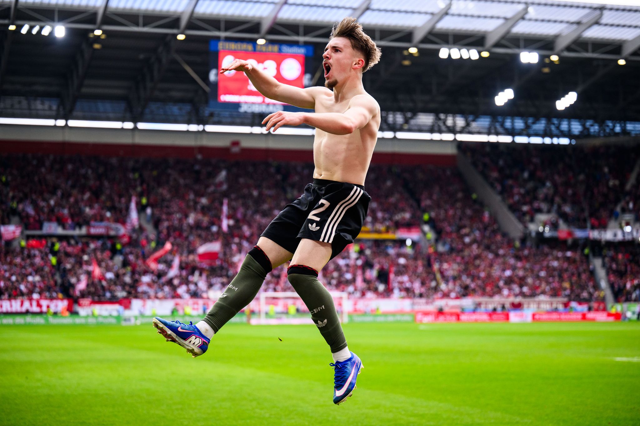 «Wow, wow, wow»: Auch Kane feiert die Bayern-Youngster