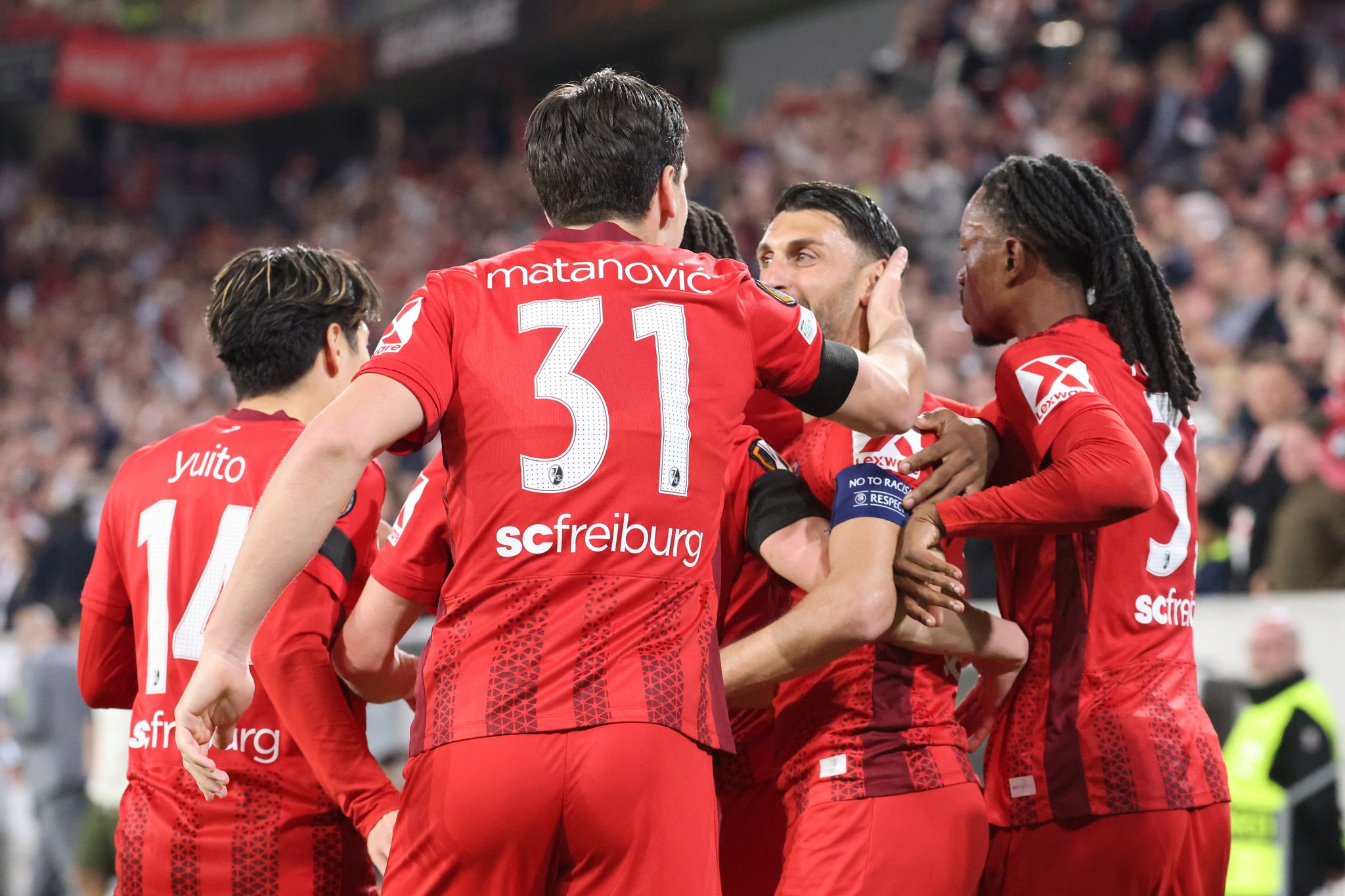 Gala nach Grifo-Traumtor: Freiburg auf Halbfinal-Kurs