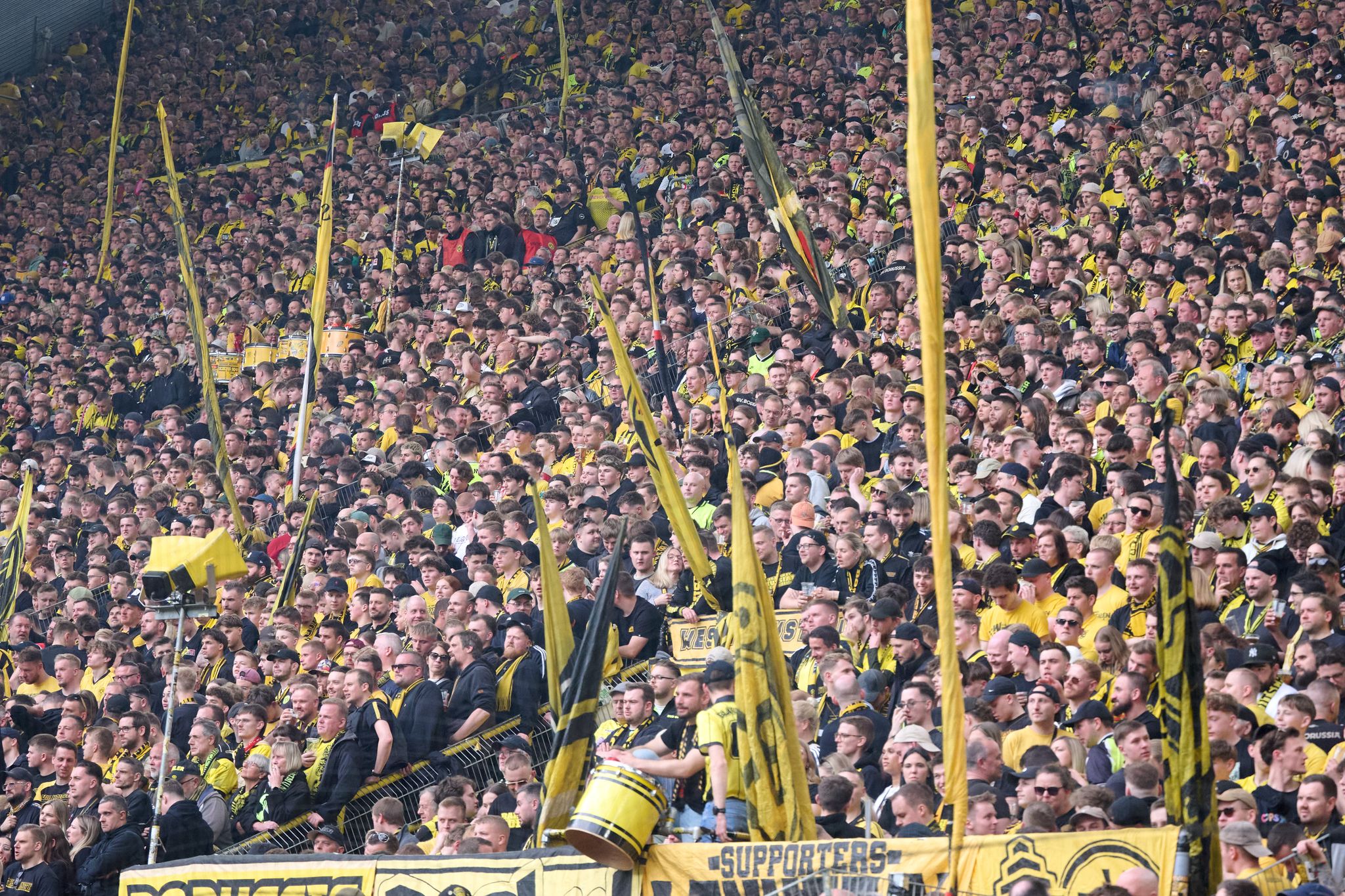 Nach Notarzt-Einsatz: BVB-Fan gestorben