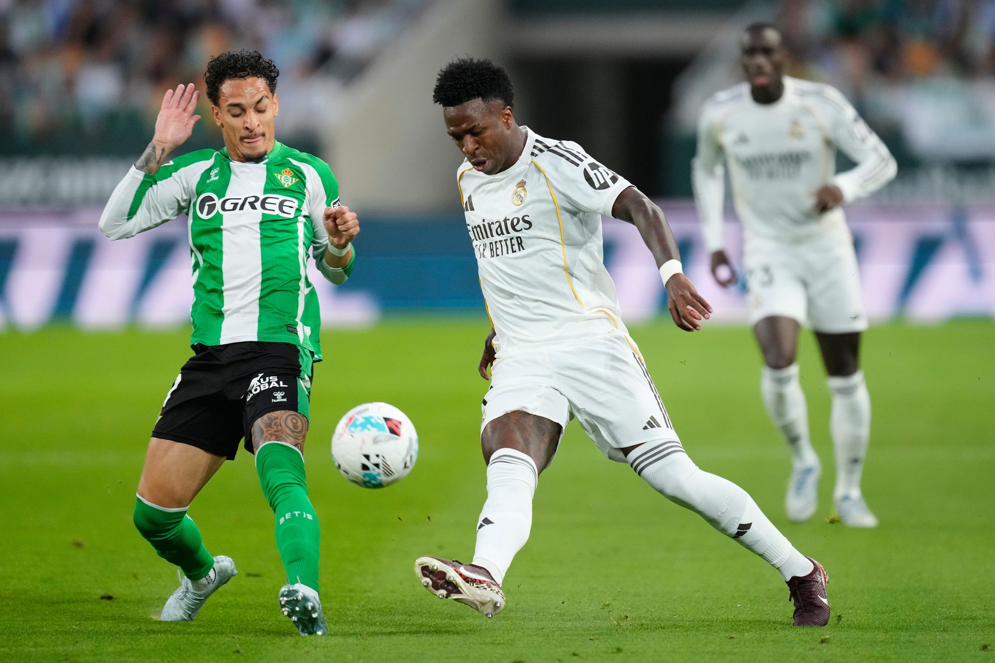 Real kassiert Last-Minute-Ausgleich in Sevilla
