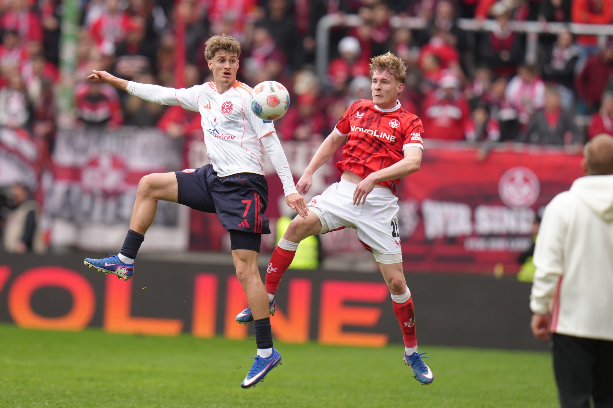Platzverweis stellt die Weichen: FCK schlägt Düsseldorf 3:0