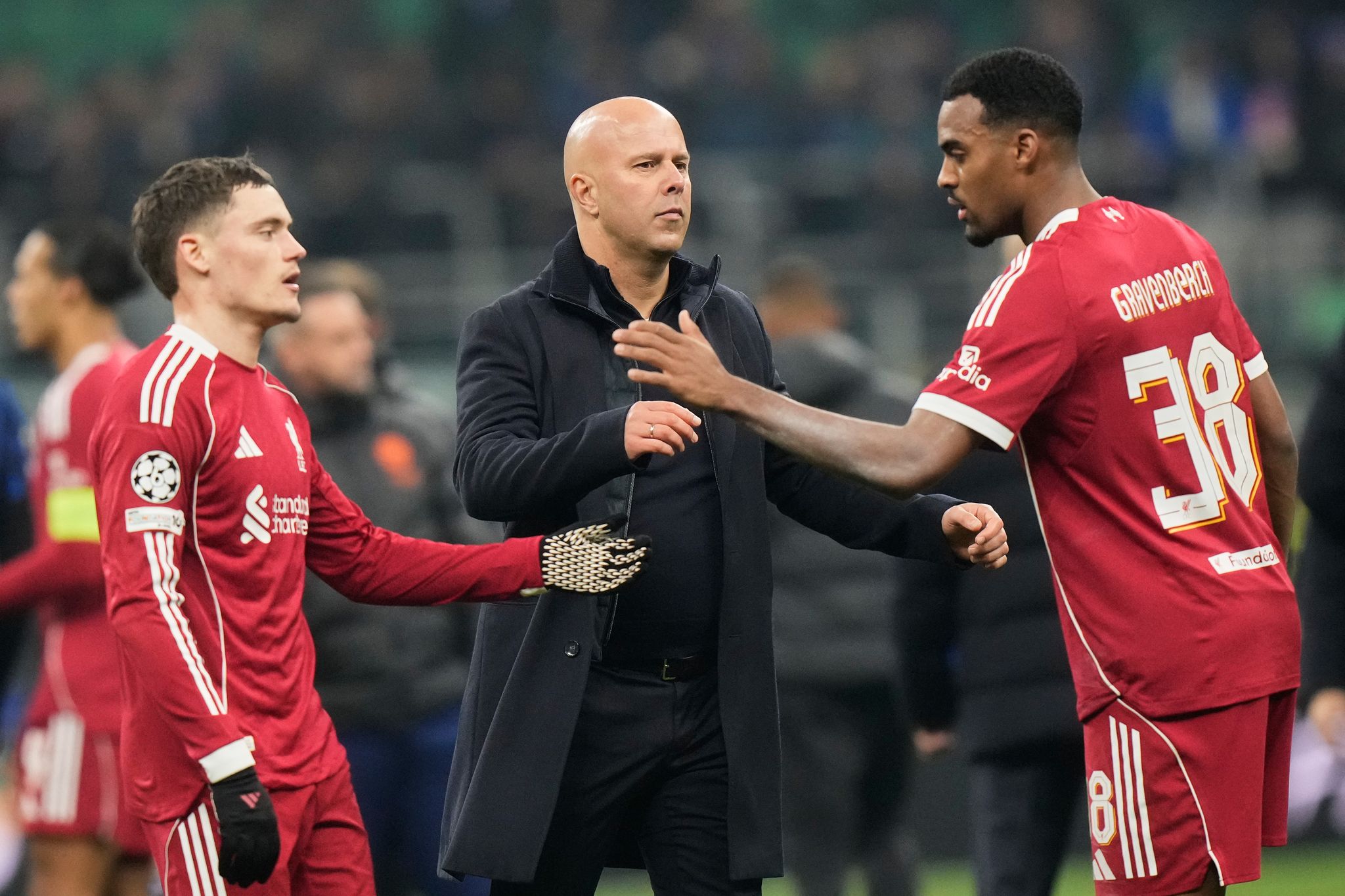 Liverpool kämpft in Paris um letzte Titelchance – Slot wankt