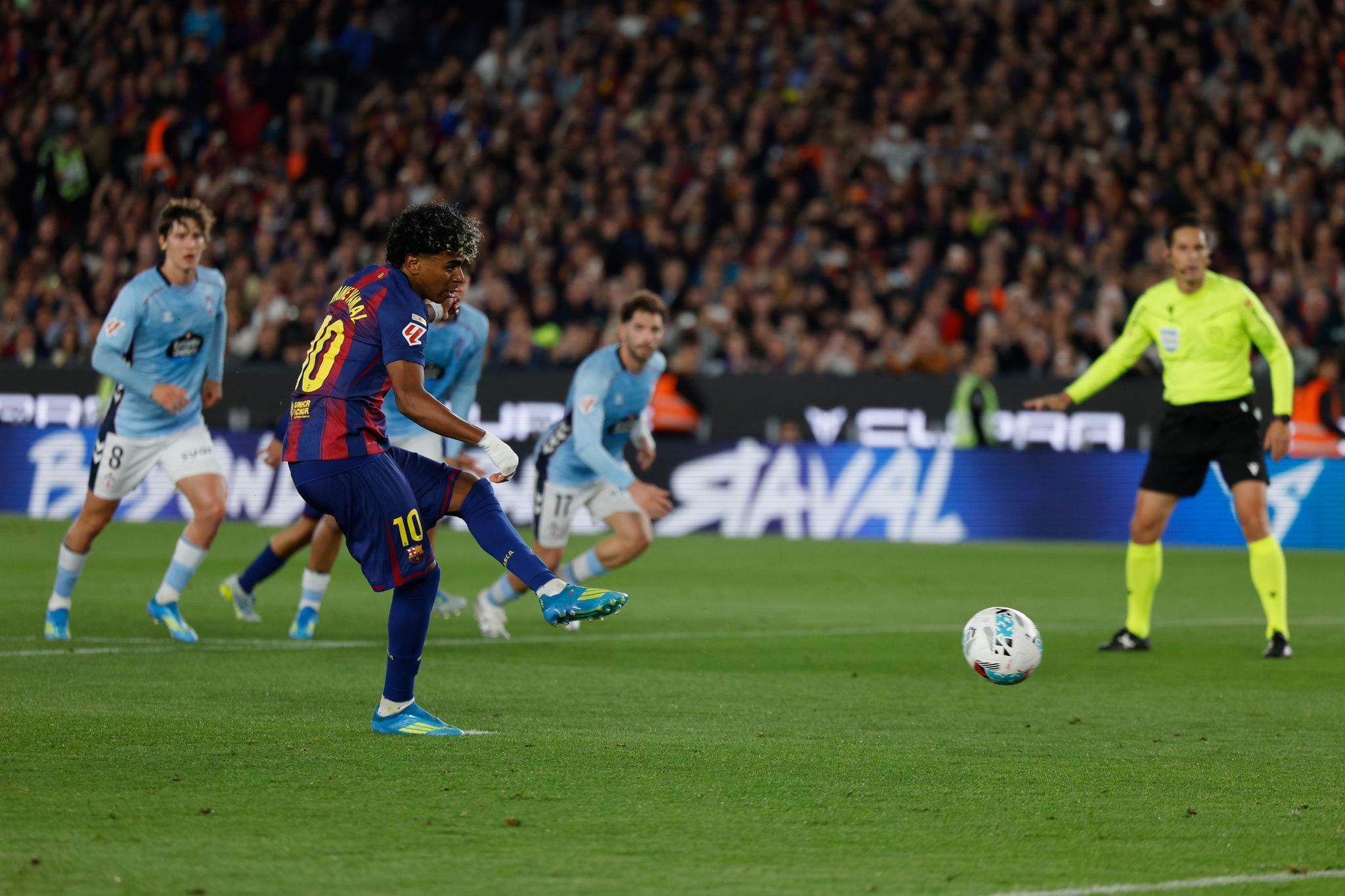 Yamal trifft und verletzt sich: Barça hält Vorsprung