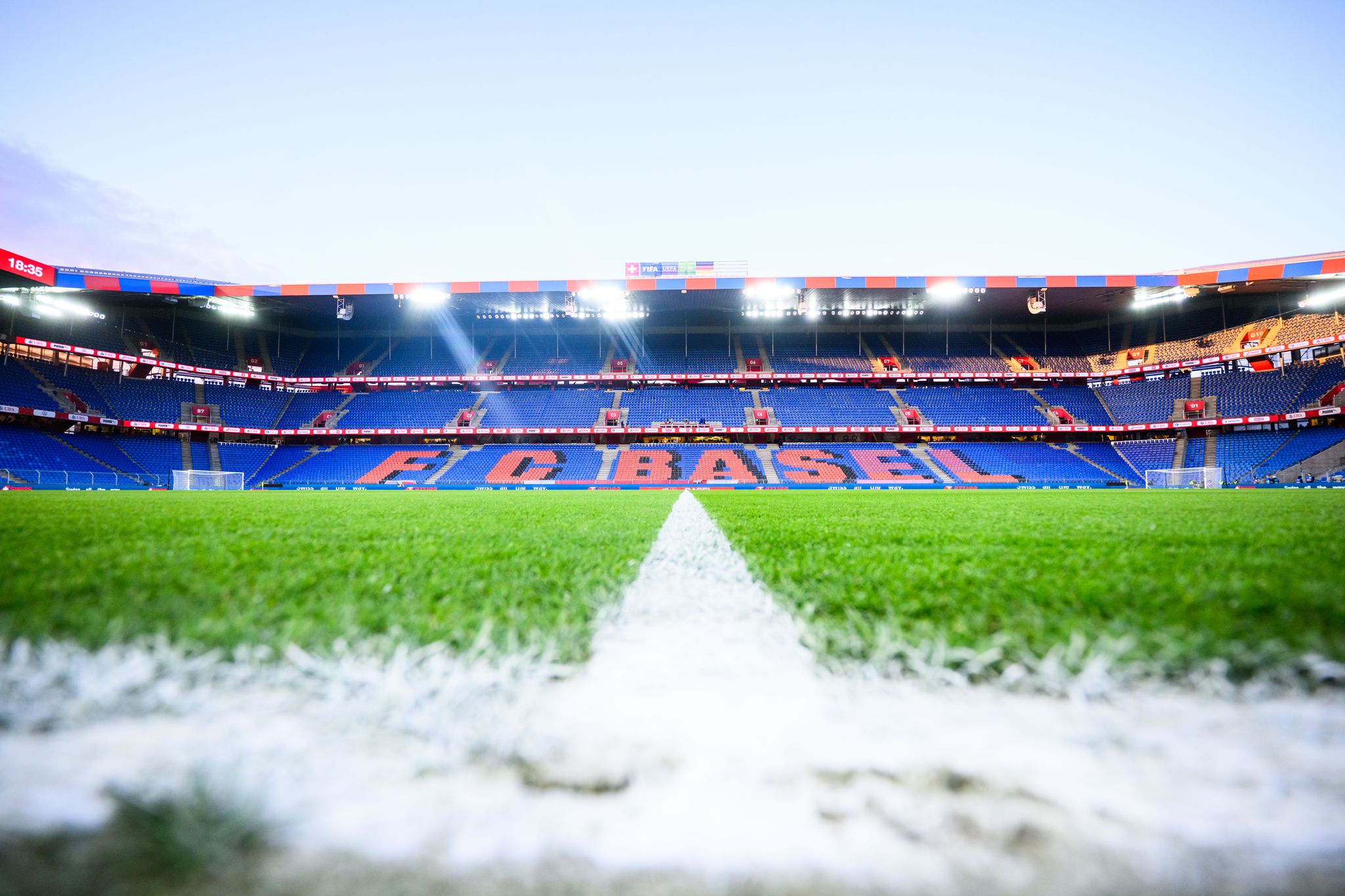 Spiel nach Feuer abgesagt: FC Basel ohne Schuhe und Trikots