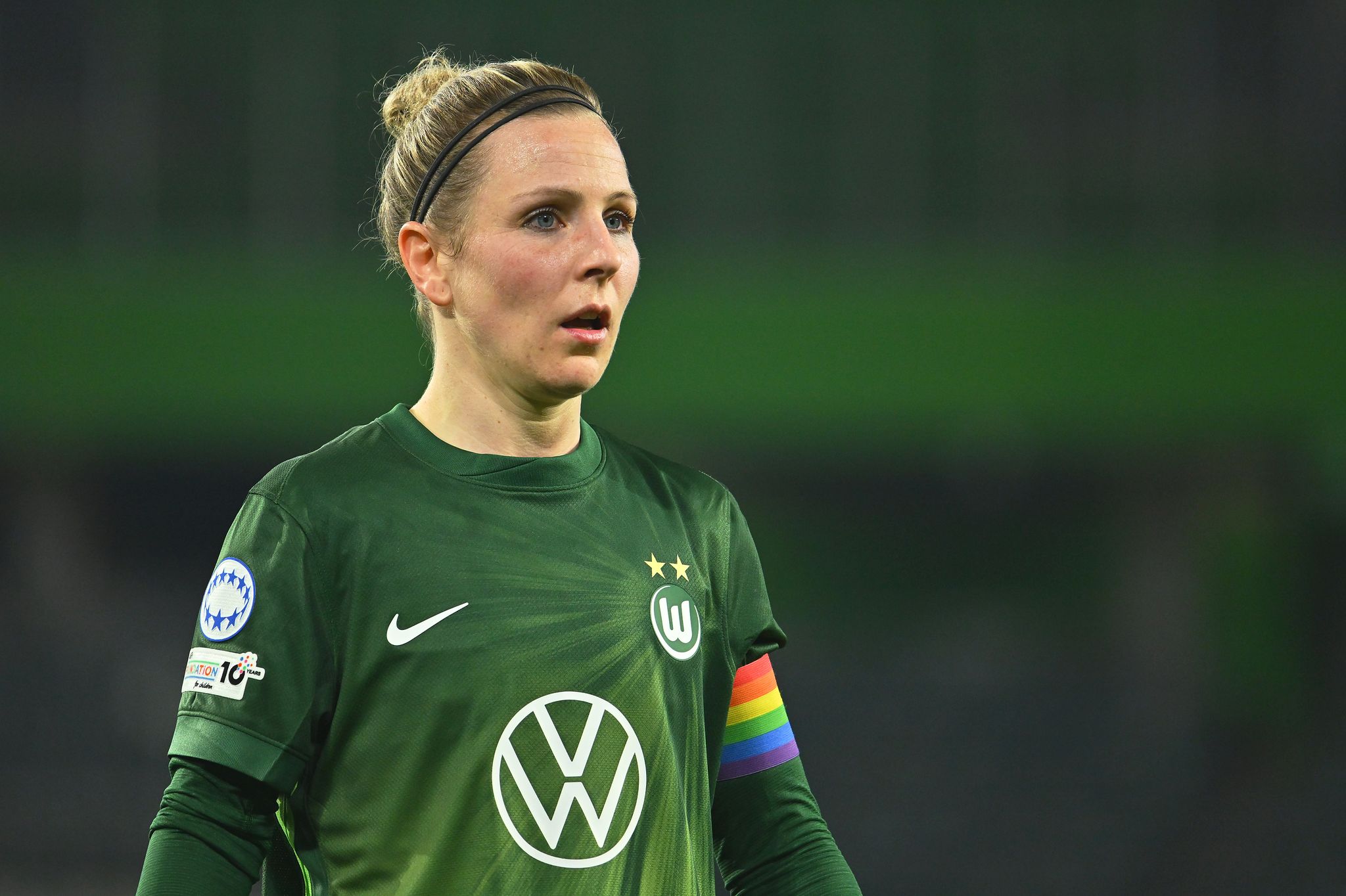 Wolfsburg zittert sich im Elfmeterschießen ins Pokalfinale