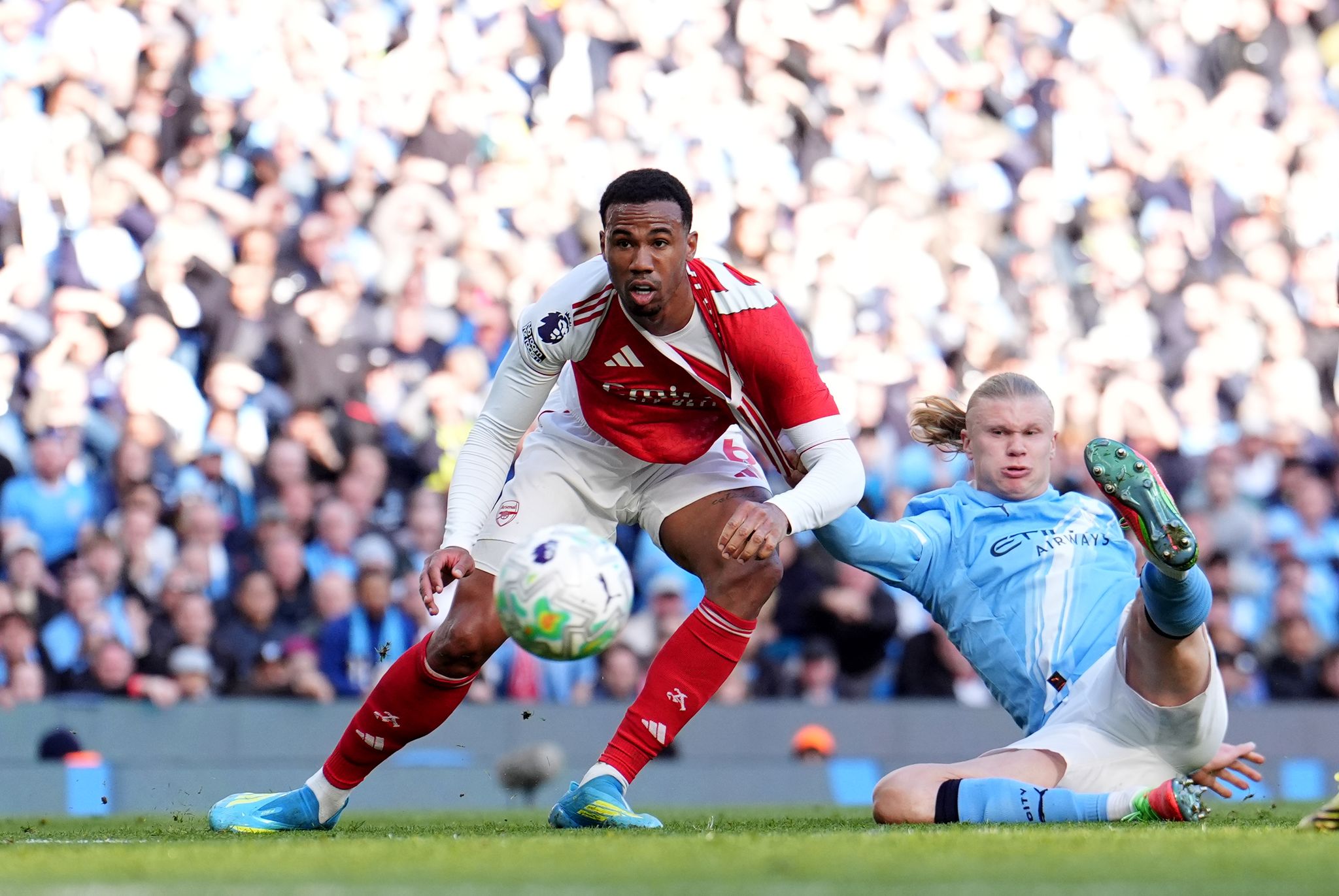 Meisterschaft in Gefahr: Arsenal verliert 1:2 bei Man City