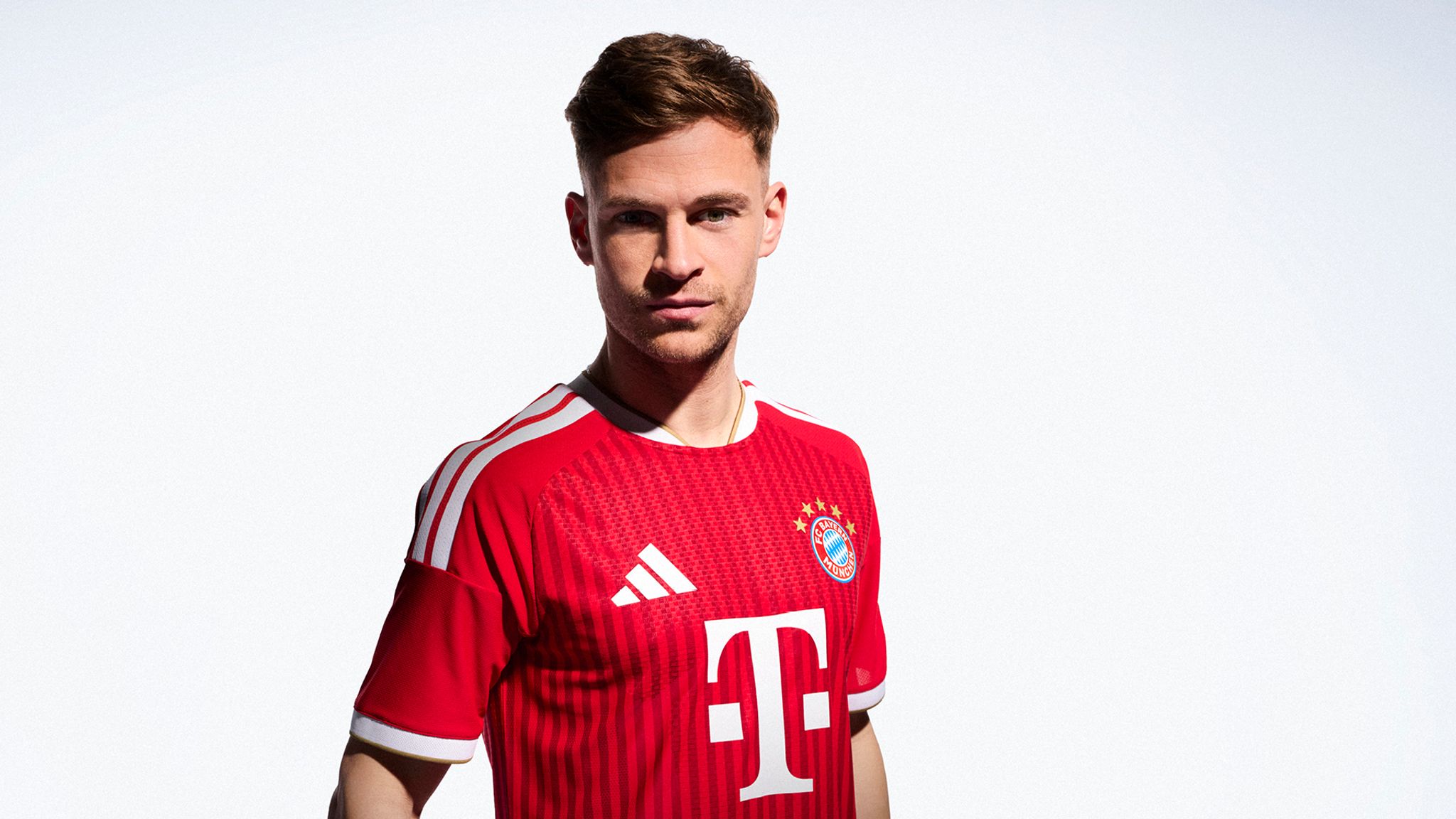 Premiere bei PSG-Kracher: Bayern laufen in neuen Trikots auf