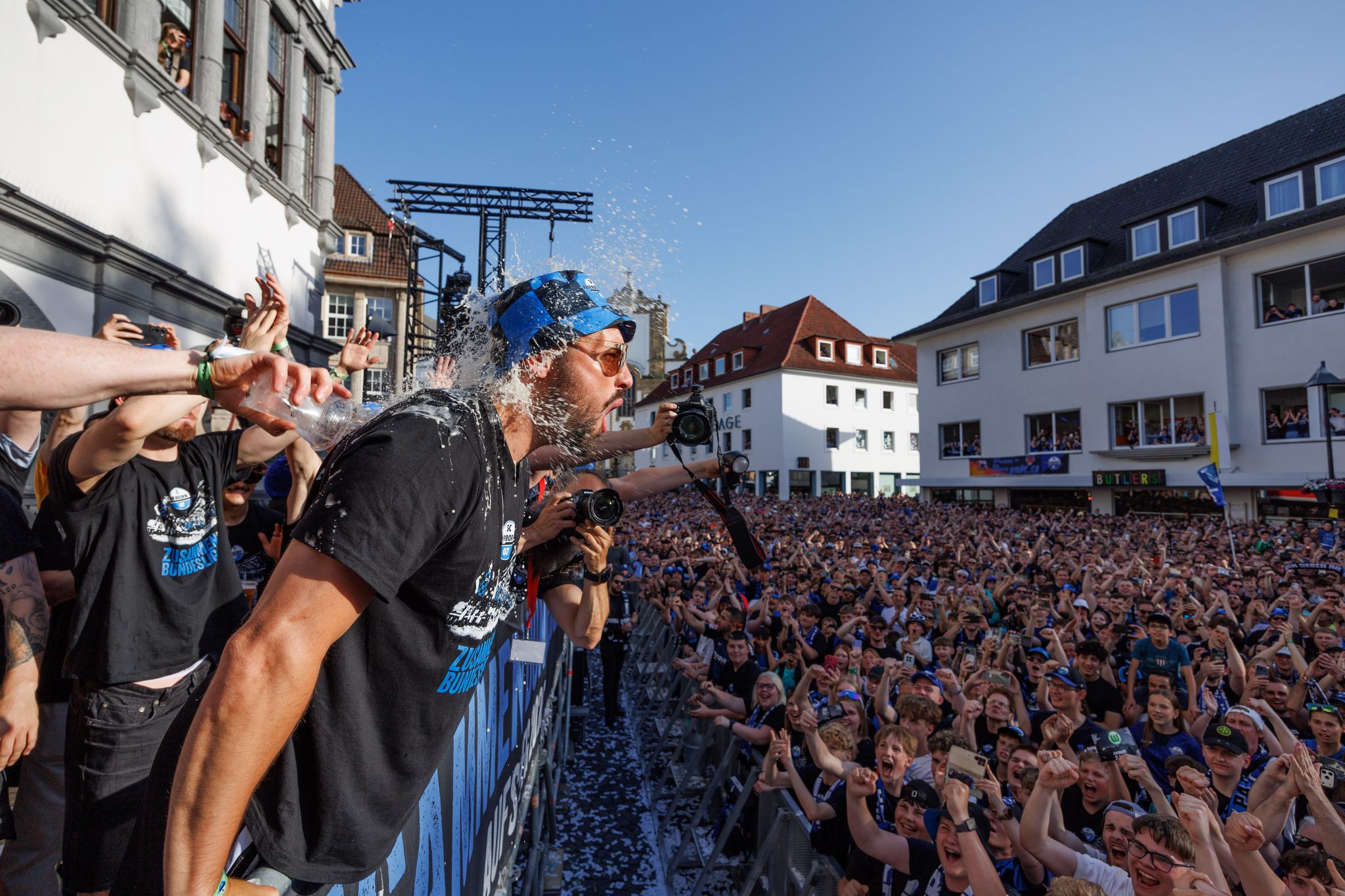 Paderborner Aufstiegsparty: «Gefühlt 500 Mann in der Kabine»