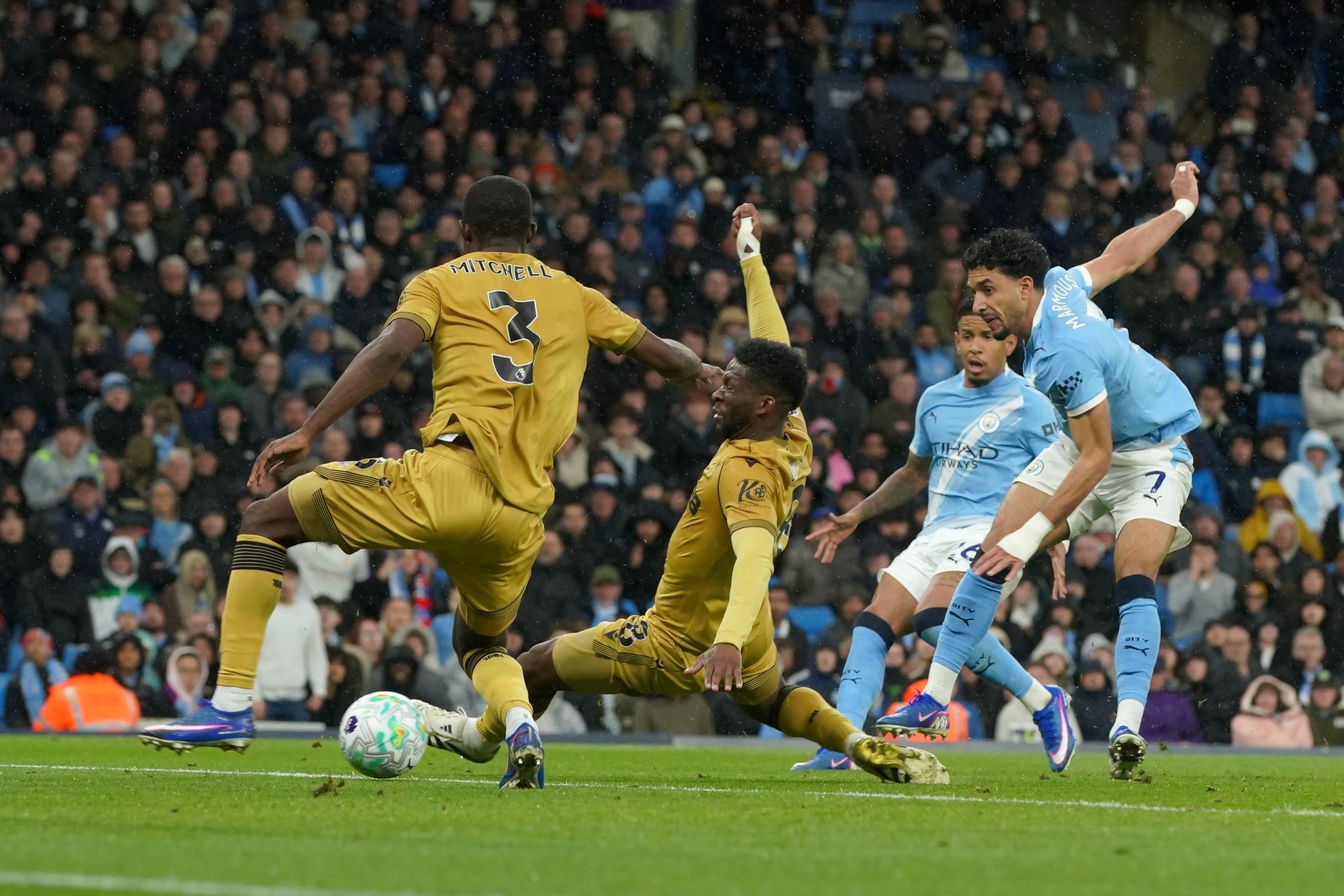 Man City schlägt Palace 3:0 – Titelrennen bleibt spannend