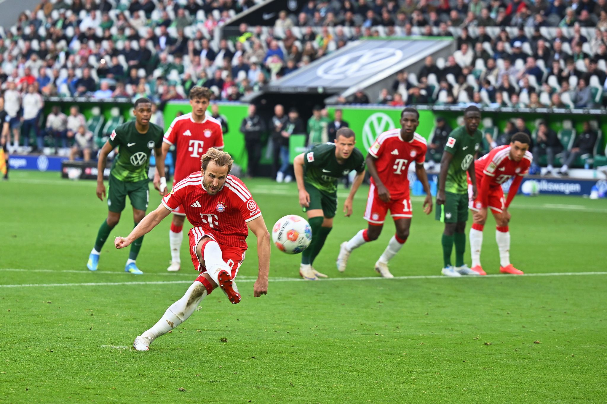Ramponierter Elfmeterpunkt: Bayern mit Verständnis