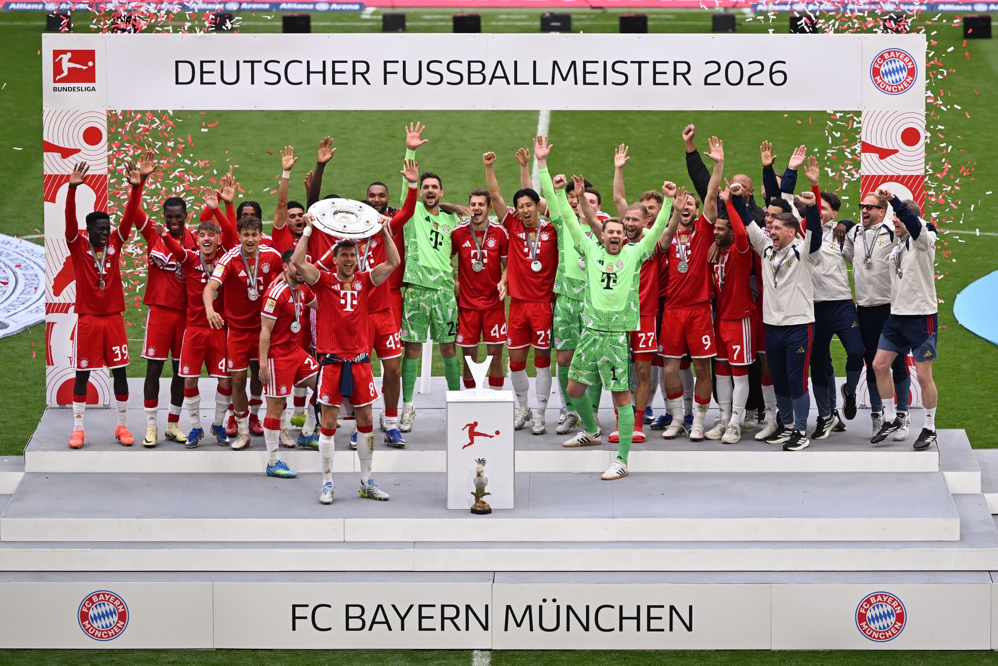 Bayern jubeln mit Meisterschale – Kane-Gala vor Pokalfinale