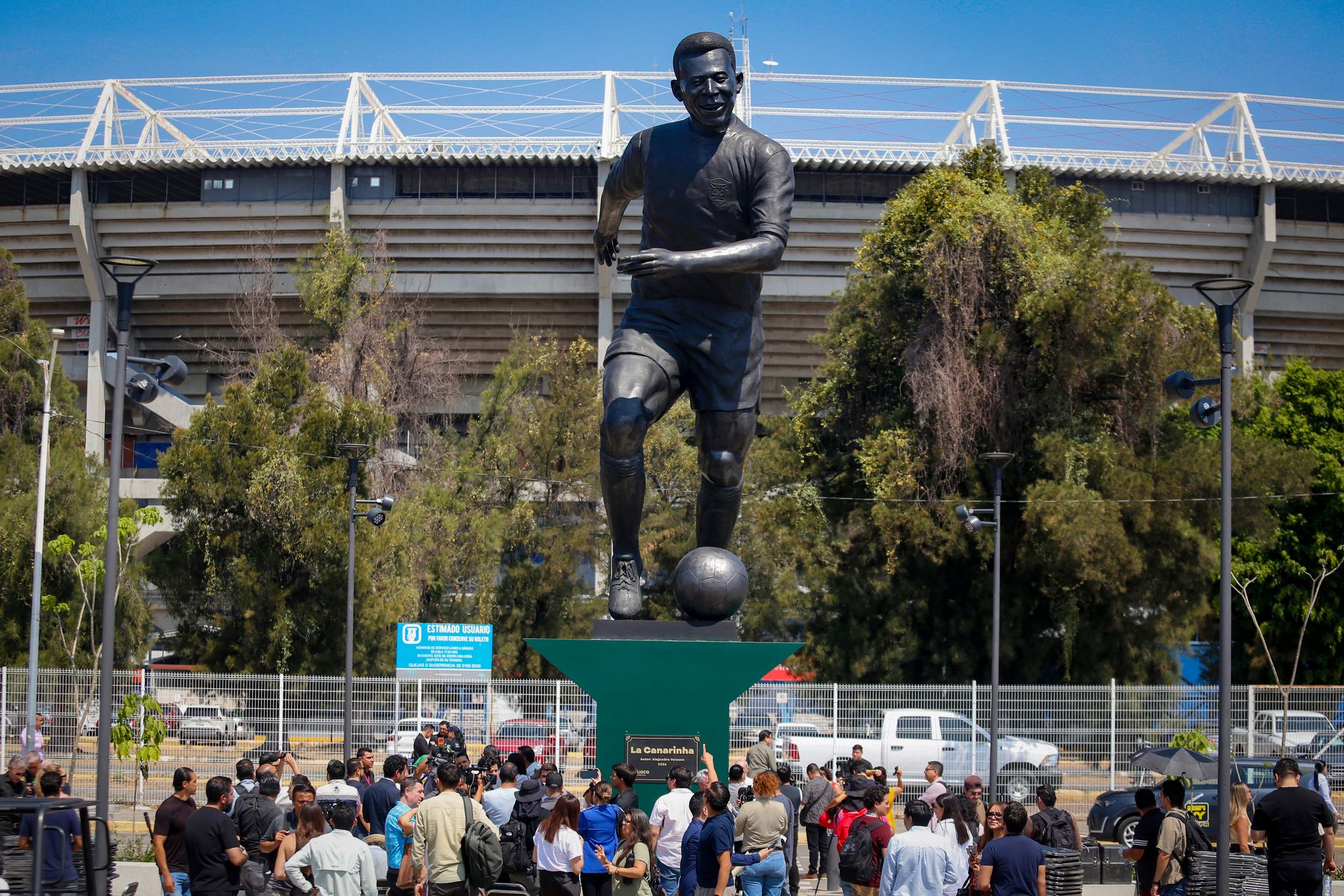 WM-Stadt Guadalajara ehrt Legende Pelé mit Statue