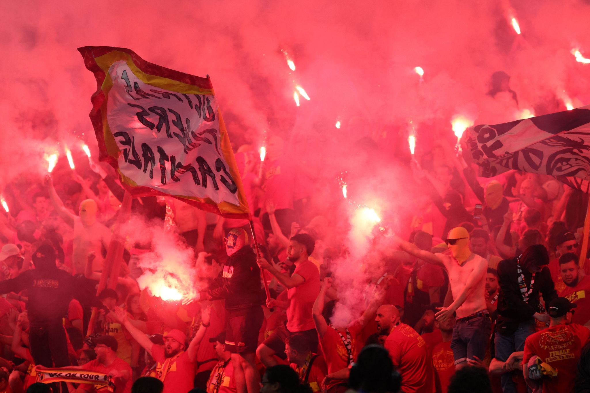 Gewalt und Pyro: 35 Festnahmen nach Pokalfinale in Paris