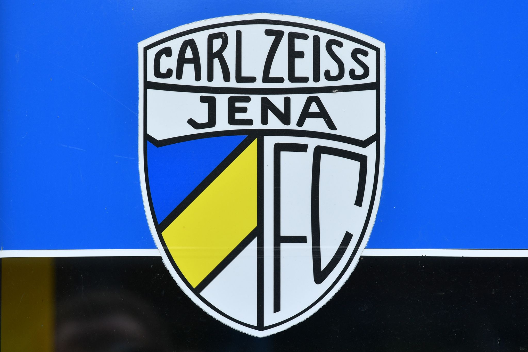 Niederlage gegen Freiburg: Jenas Fußball-Frauen steigen ab
