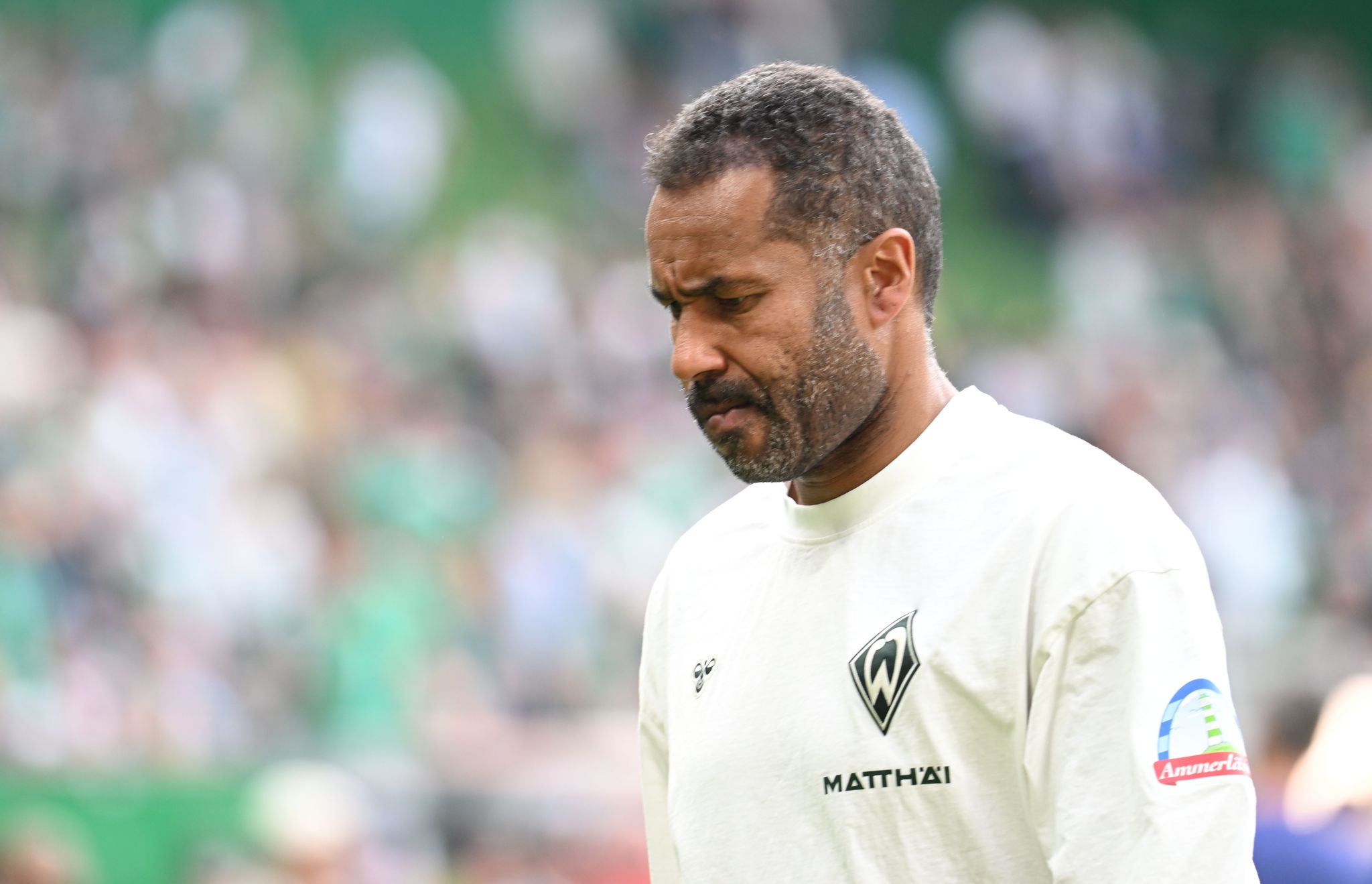 Warum das Haar von Werder-Coach Thioune wieder voller ist