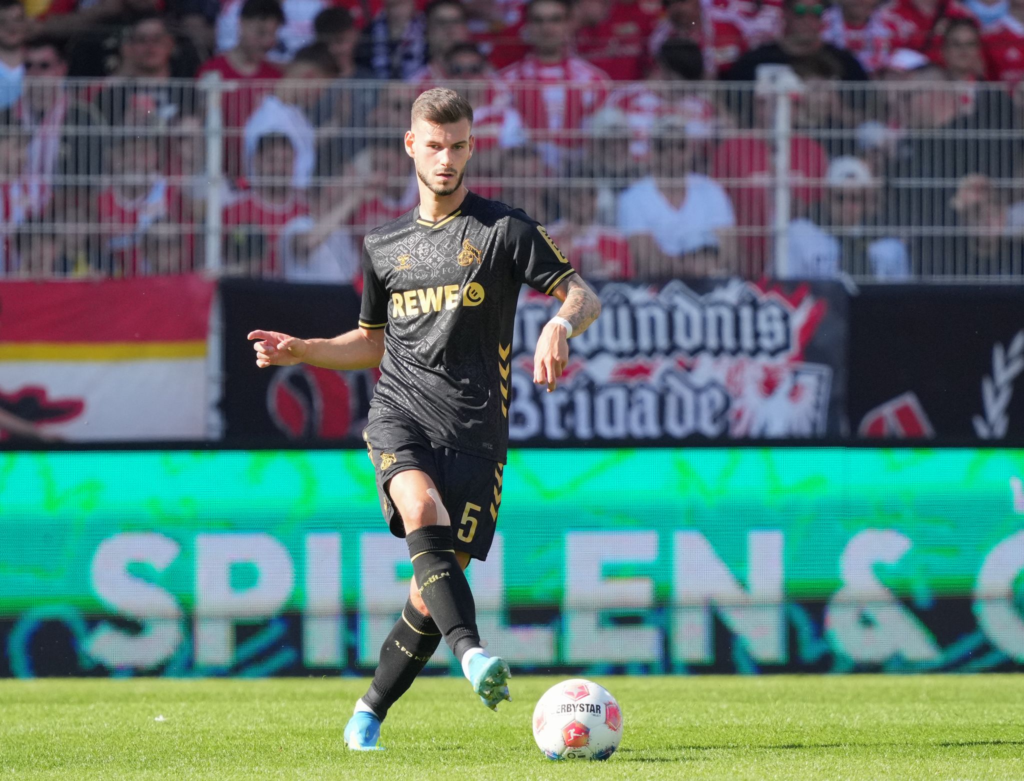Nach Leihe: Köln verpflichtet Fußballer Krauß aus Mainz