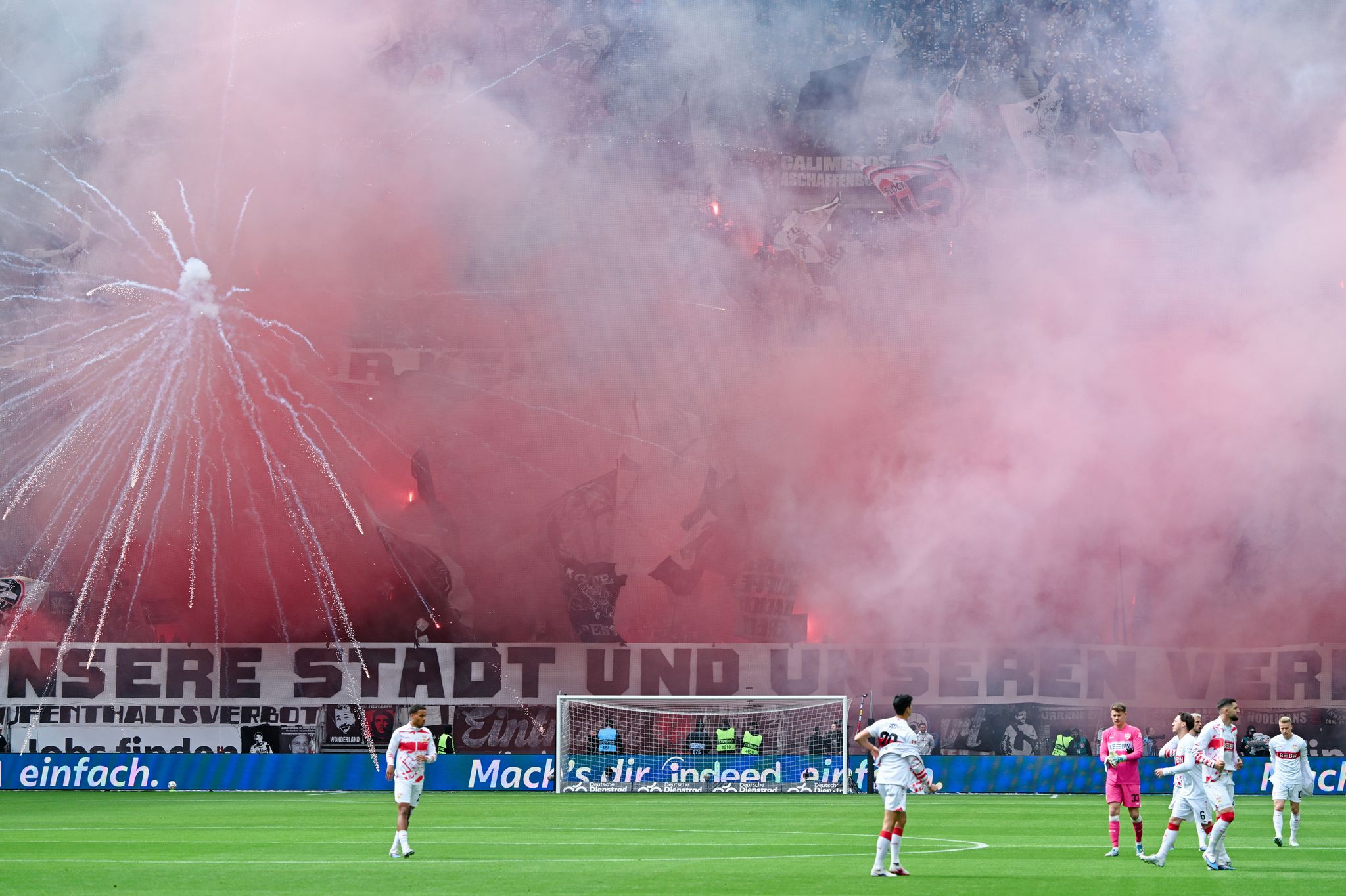 Nach Pyro-Eklat in Frankfurt: Staatsanwaltschaft ermittelt