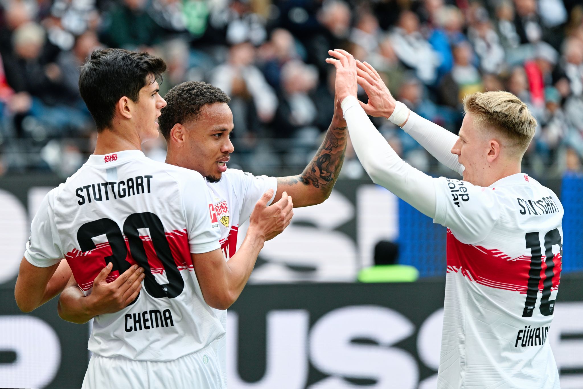 Stuttgart erreicht Königsklasse – Freiburg international