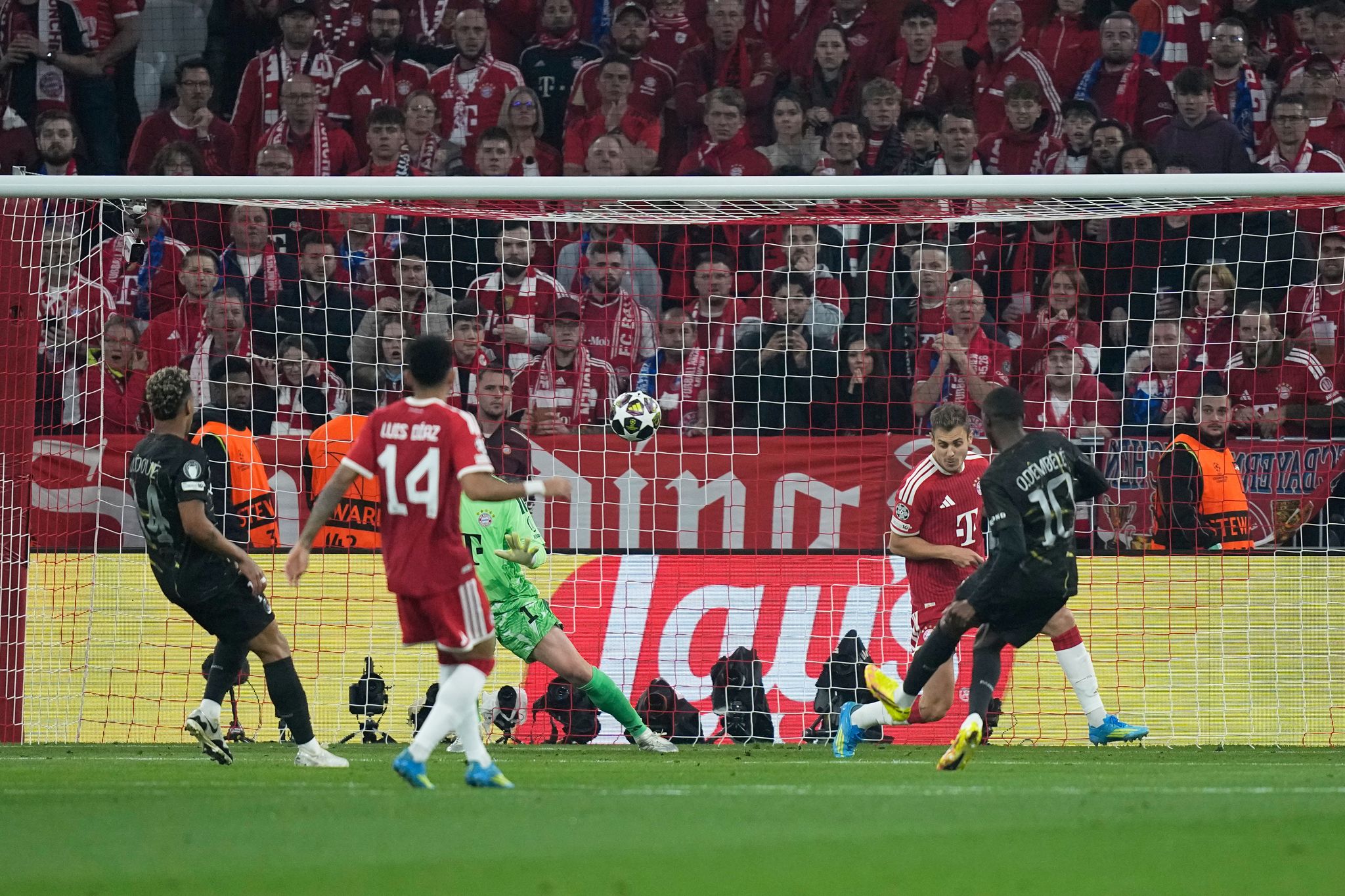 1:1 gegen Paris: FC Bayern verpasst Champions-League-Finale