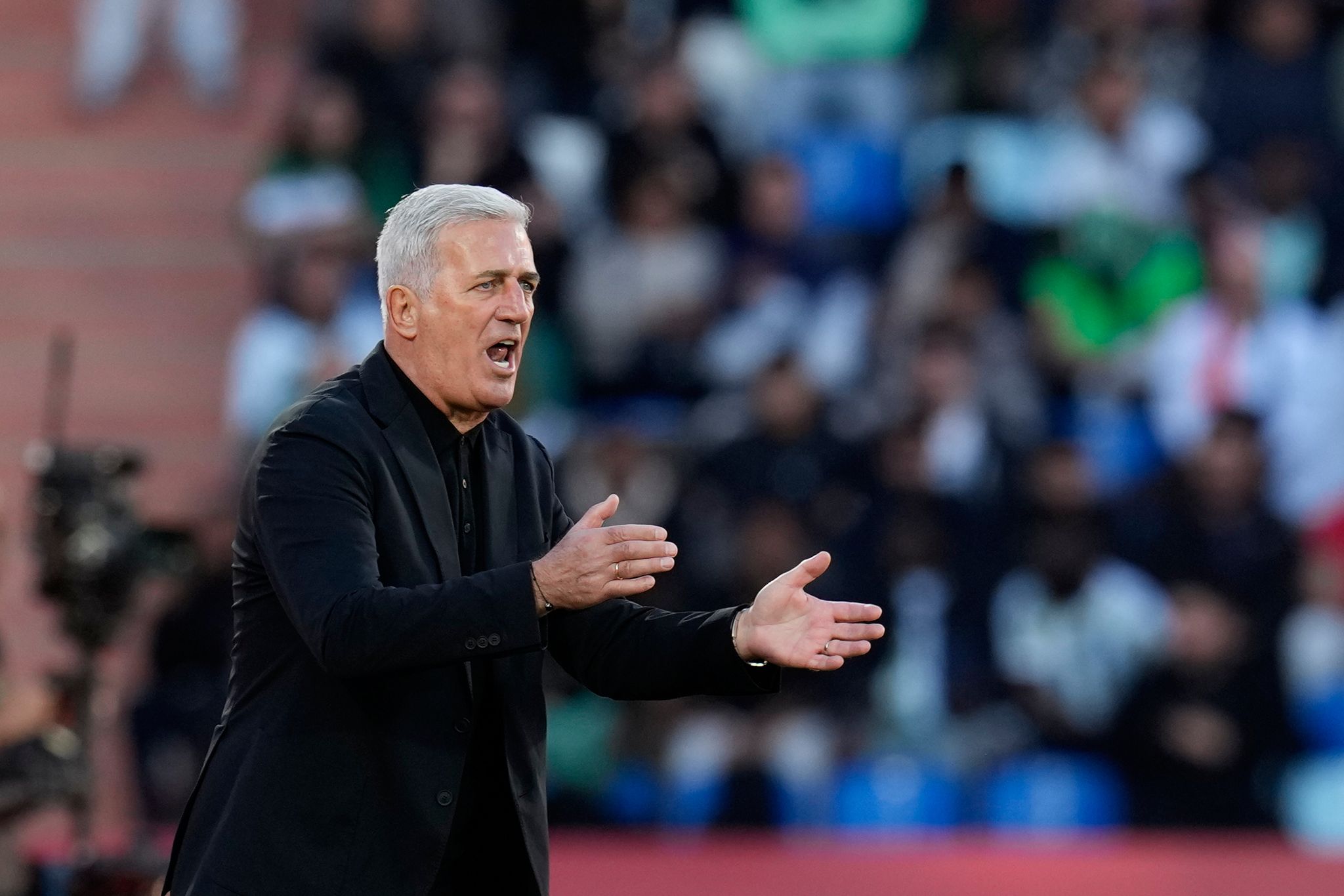 Kurz vor WM-Start: Algerien verlängert mit Trainer Petkovic