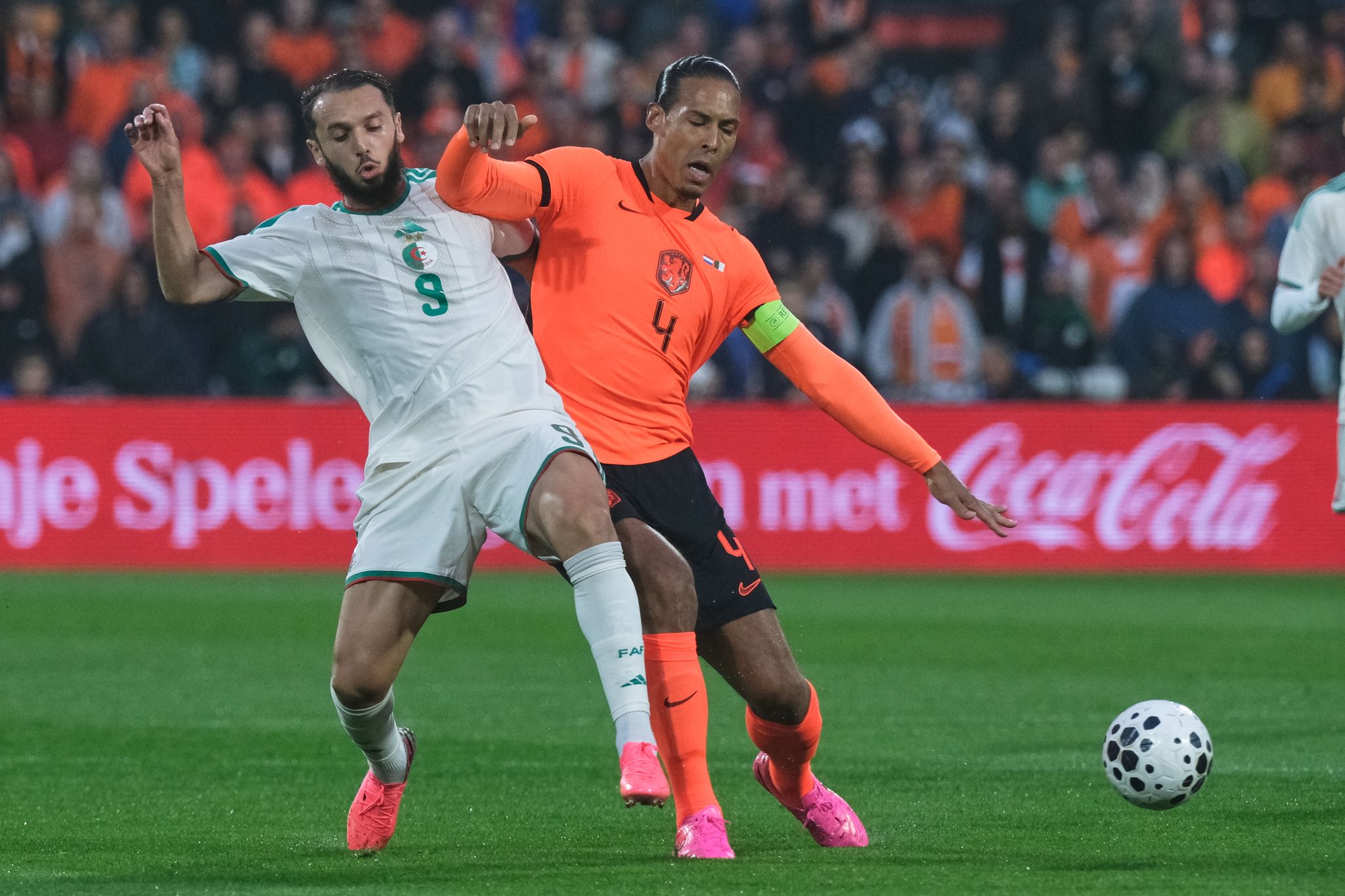 Niederlande patzen bei WM-Härtetest gegen Algerien