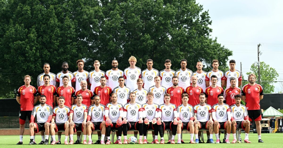 Warum Torwart Urbig für ein Novum auf dem WM-Teamfoto sorgt